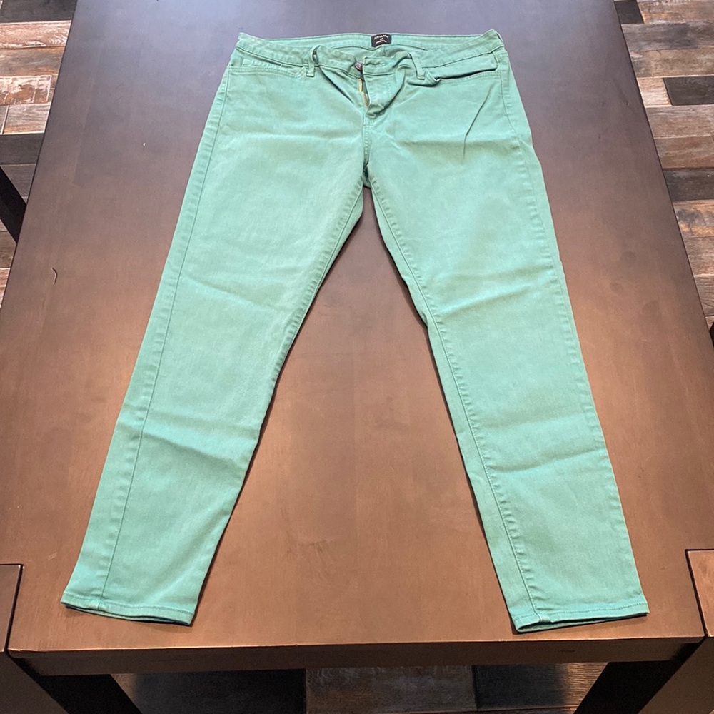 Just black size 32 cropped turquoise pant.